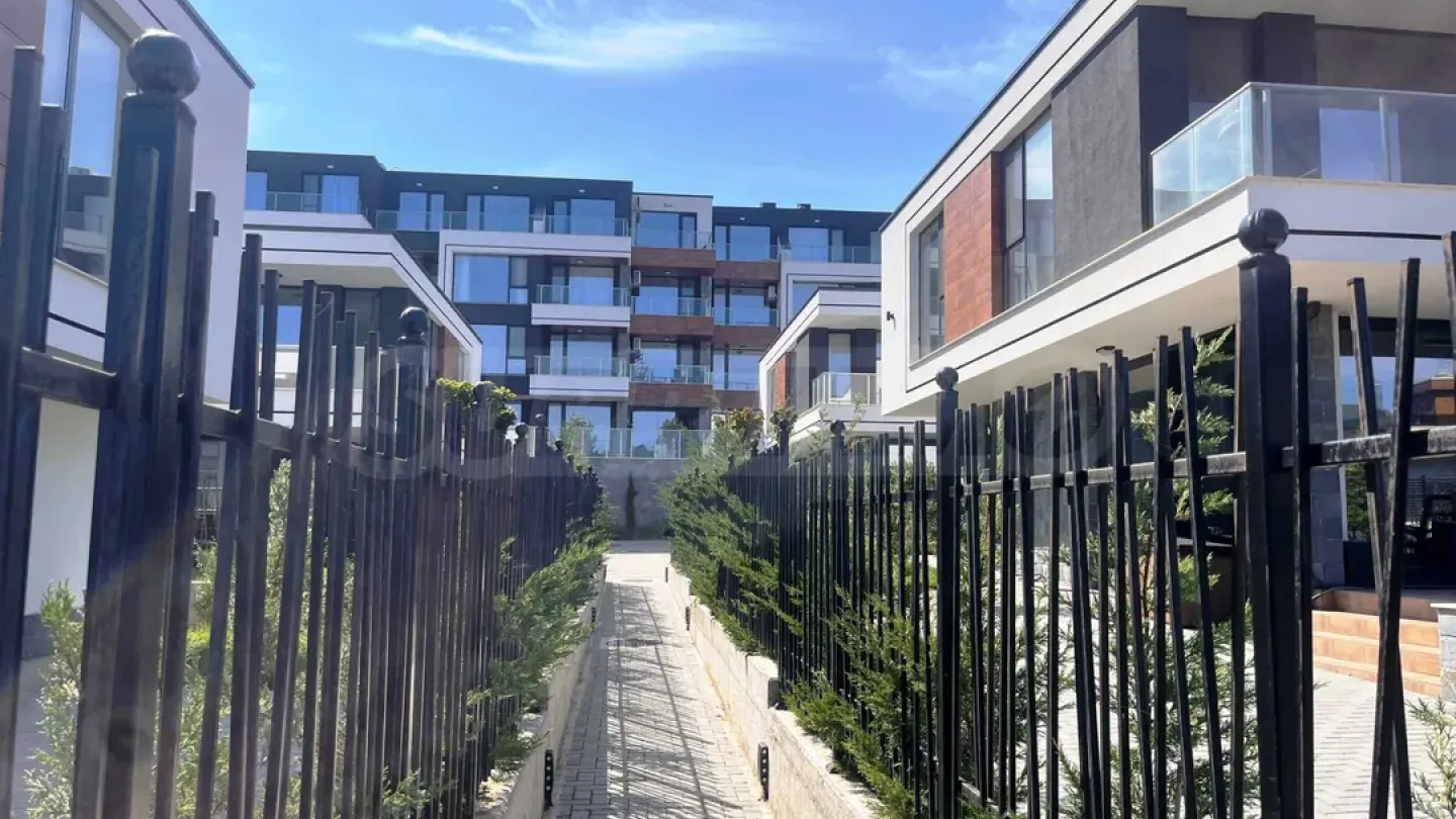 Bright 1-Bedroom Apartment Near Burgas Beach - Image 5