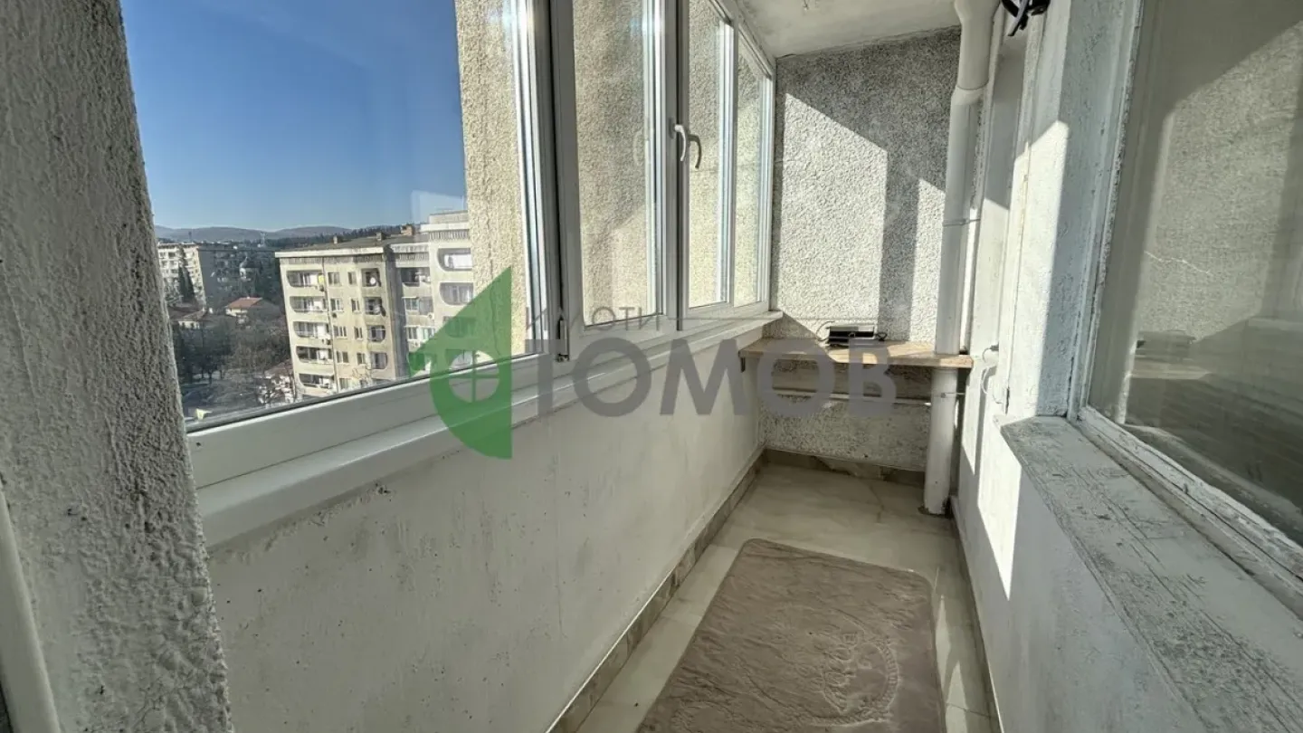 Fully Furnished 2-Bedroom Apartment Near Galleria Mall, Stara Zagora - Image 1