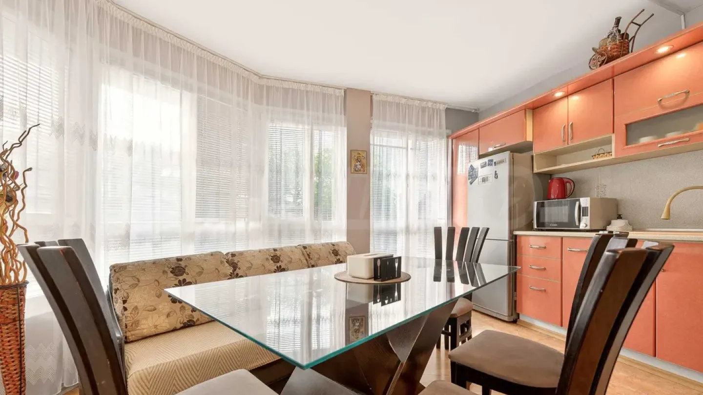 Spacious Fully Furnished Apartment in Varna's "Zimno Kino Trakia" - Image 1
