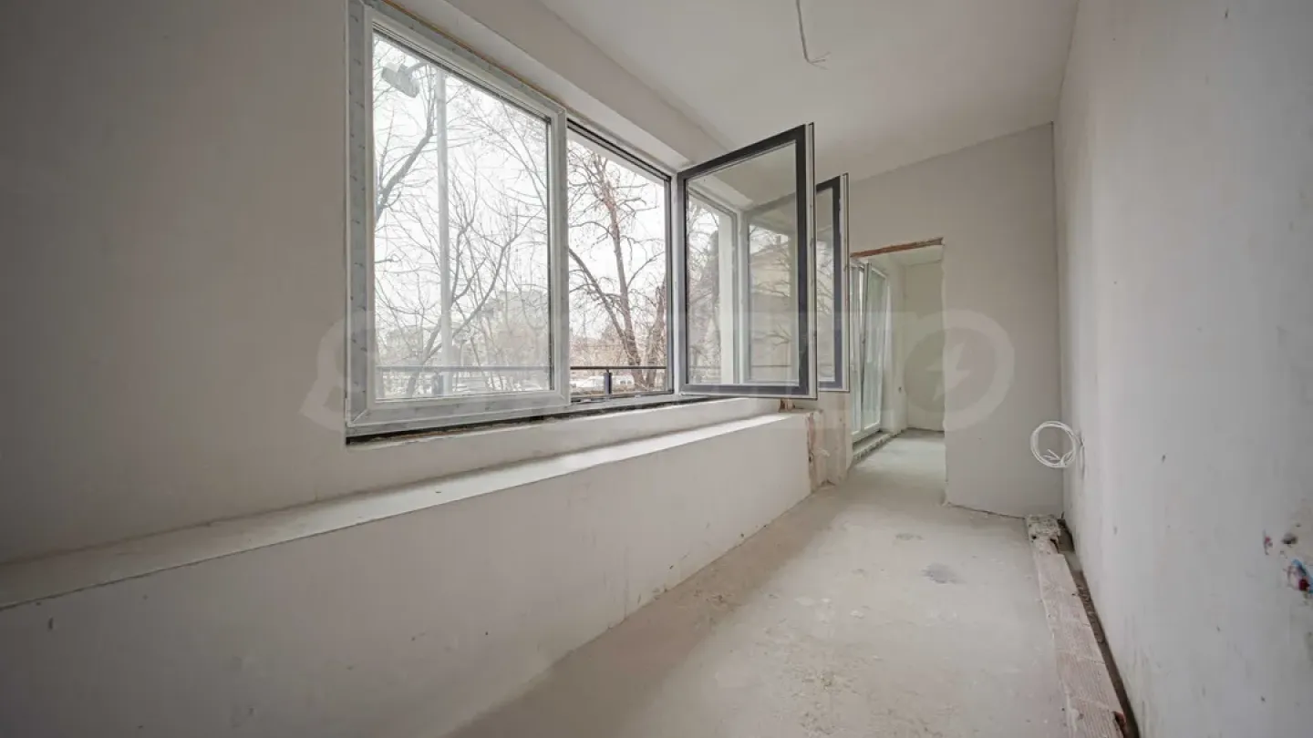 Spacious New House with Land in Sofia City Center - Investment Opportunity - Image 4