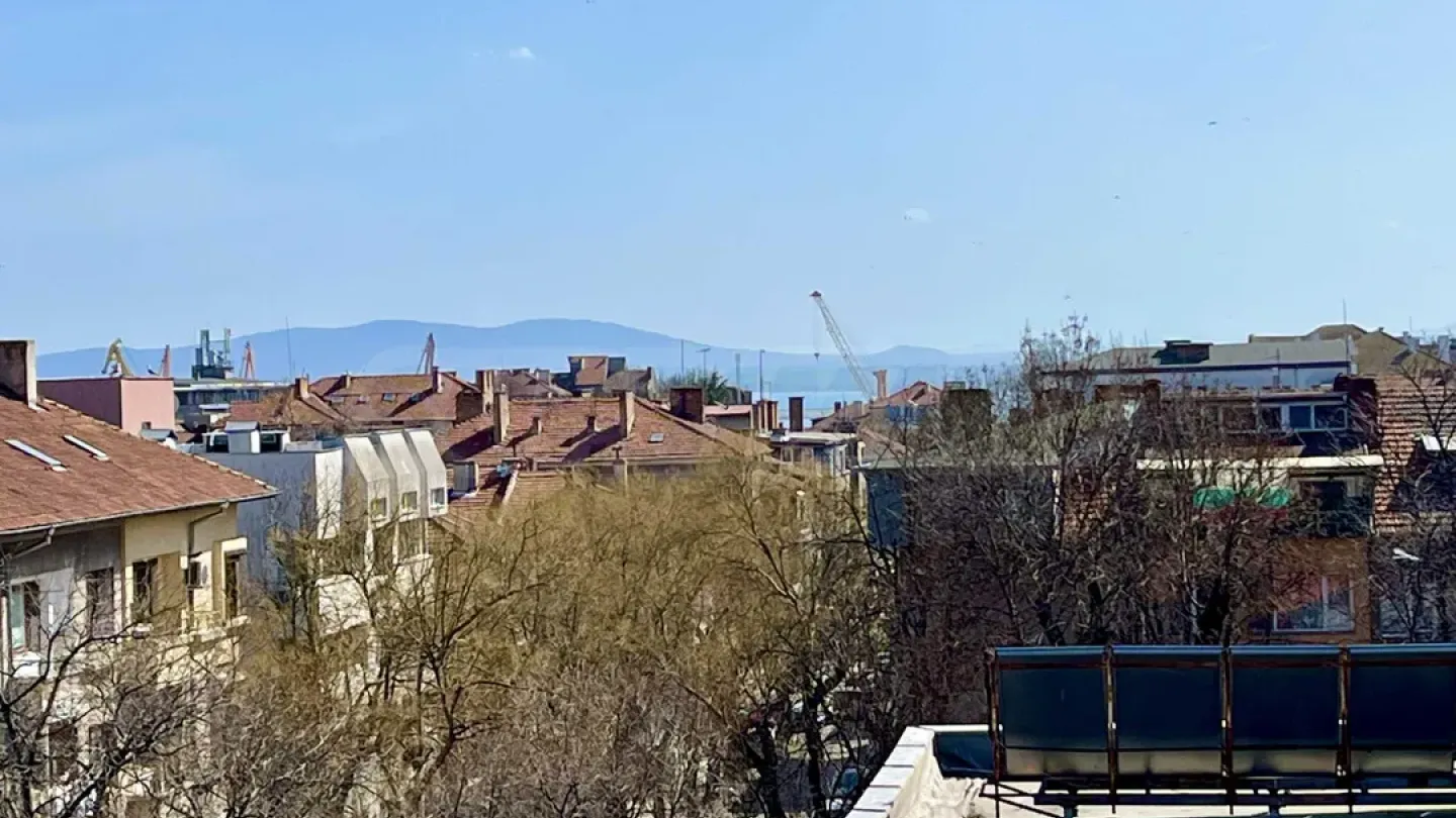 Spacious 3-Bedroom Apartment in Burgas City Center - Image 5