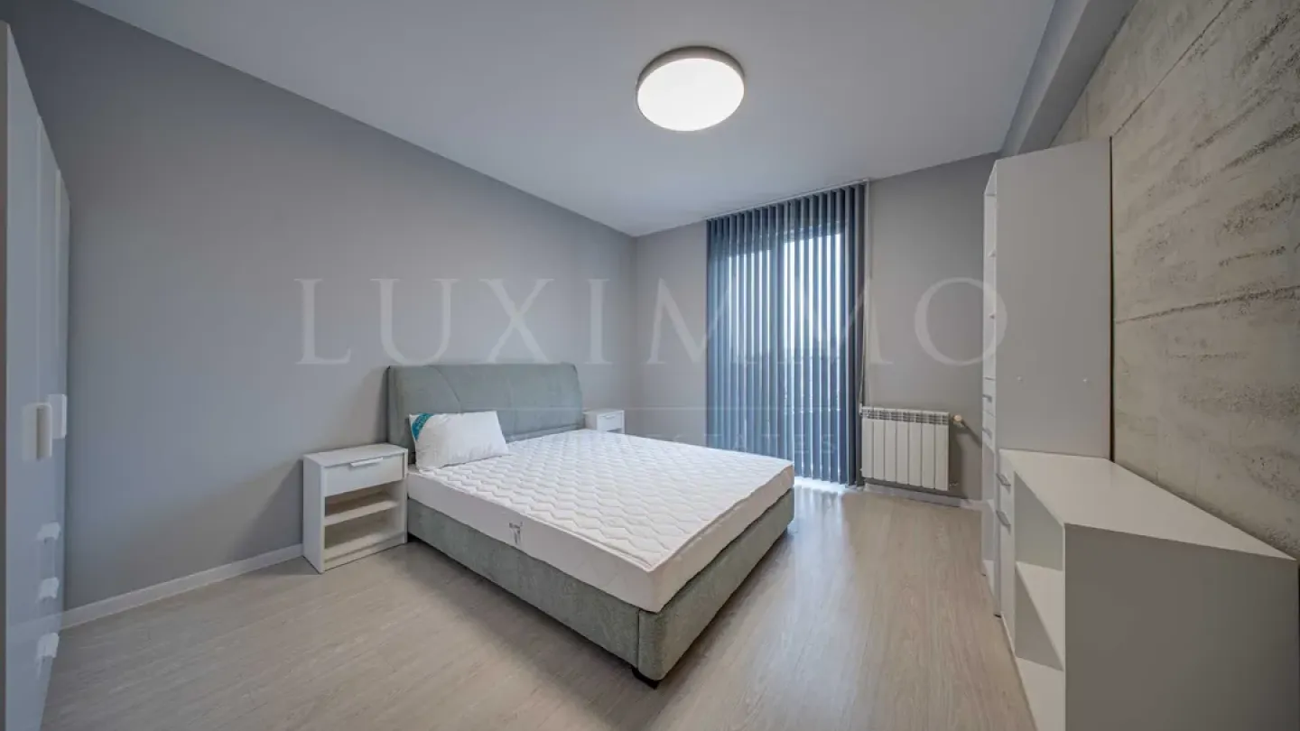 Spacious 94m² One-Bedroom Apartment in Sofia's Student Town - Image 2
