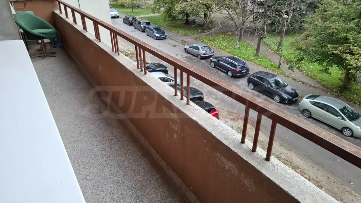 Spacious 3-Bedroom Apartment Near Varna City Center - Image 5
