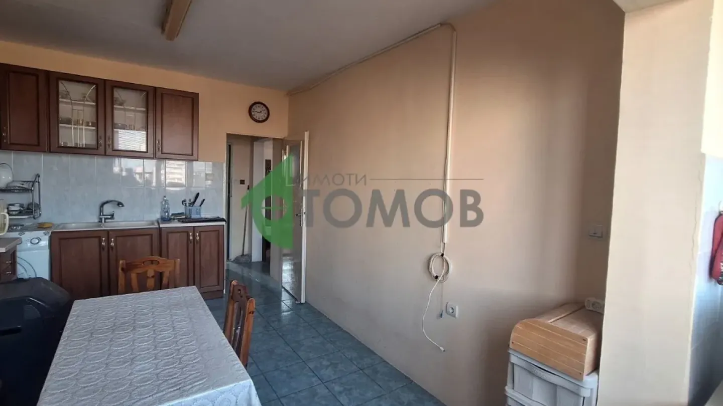 Spacious 2-Bedroom Apartment in Stara Zagora's Opelchenski District - Image 4