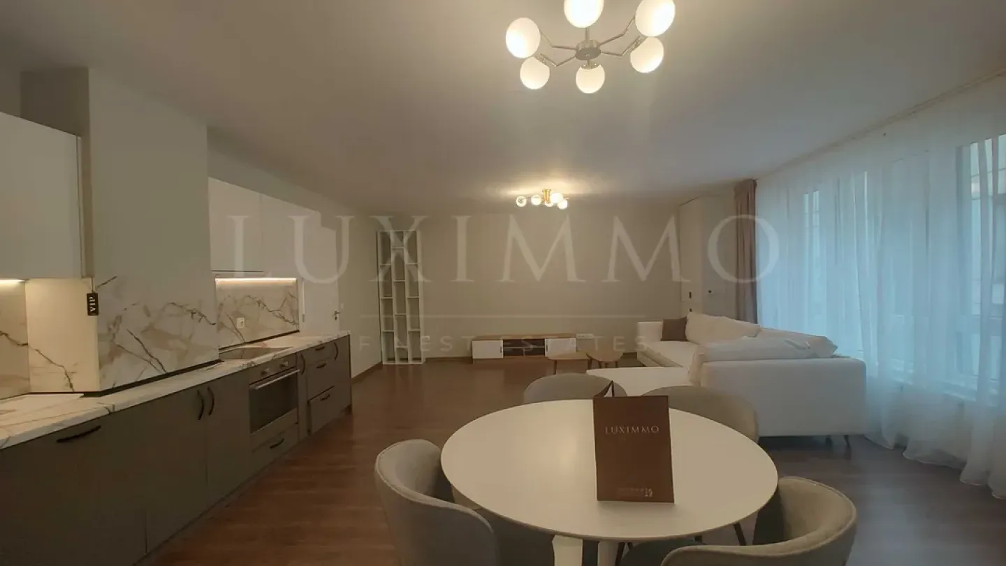 Spacious Four-Bedroom Apartment in Sofia with Elevator & Furnishings - Image 4