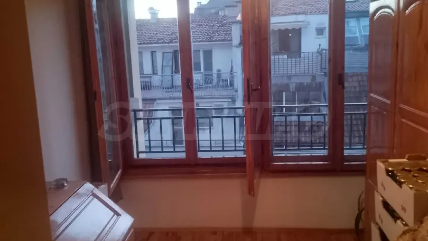 Spacious 2-Bedroom Apartment Near Varna University & Beach - Image 4