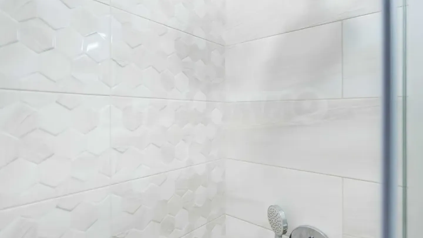 Stylish 3-Bedroom PENTHOUSE Rental in Varna City Center, Bulgaria - Image 5