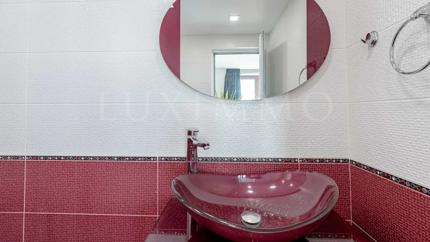 Spacious Penthouse with City Views & Terraces For Sale - Image 3