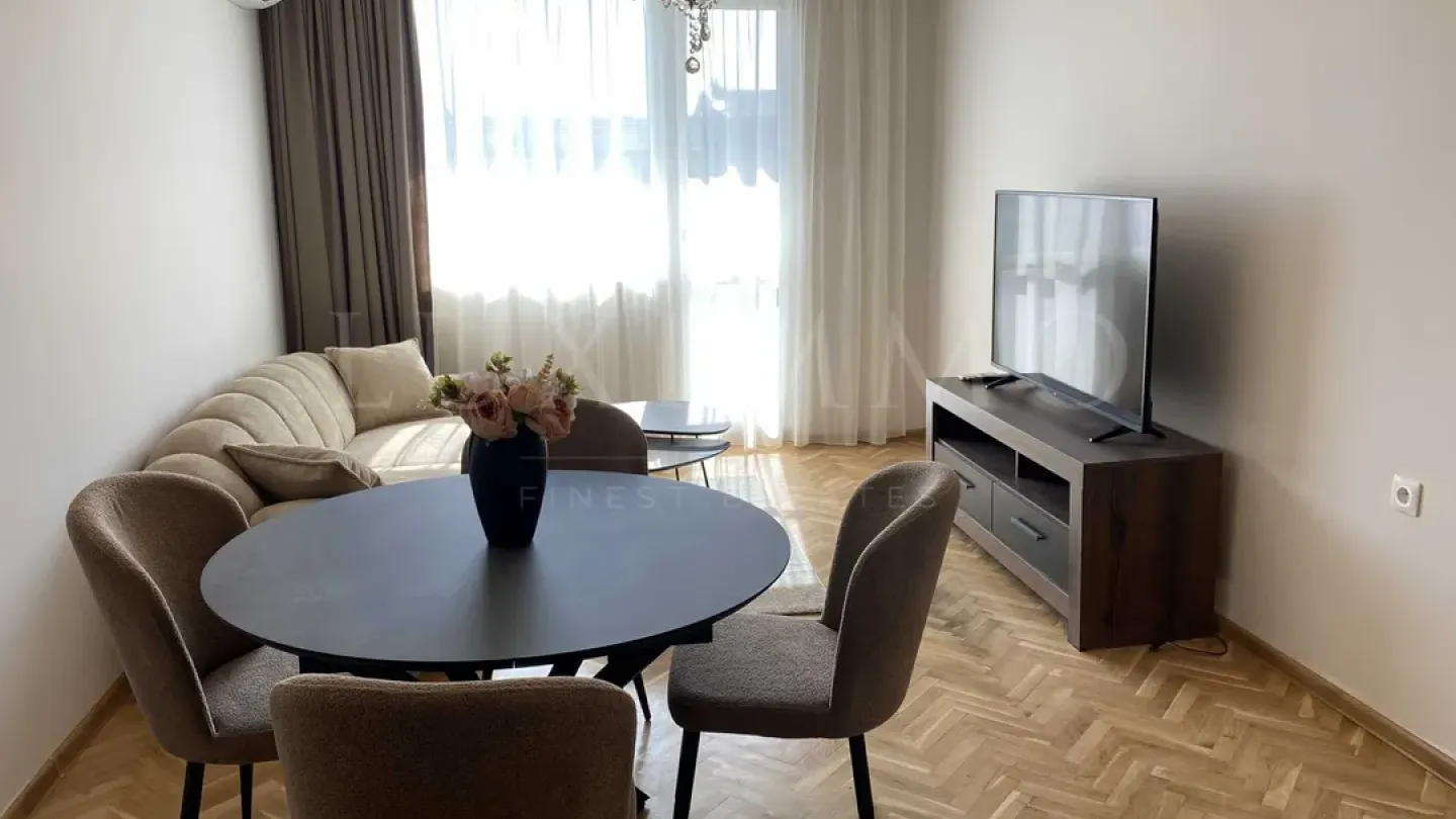 Stylish Two-Bedroom Apartment Near Varna Beach & Sea Garden - Image 1