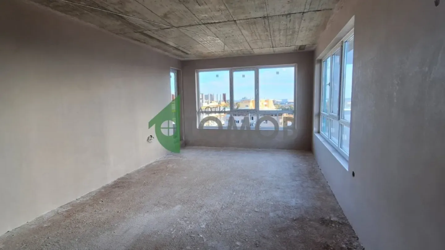 Spacious 3-Bedroom Apartment in New Stara Zagora, Bulgaria - Image 5