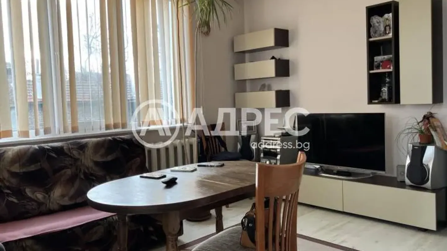 Spacious Fully Furnished Burgas Apartment with Garden and Garage for Sale - Image 3