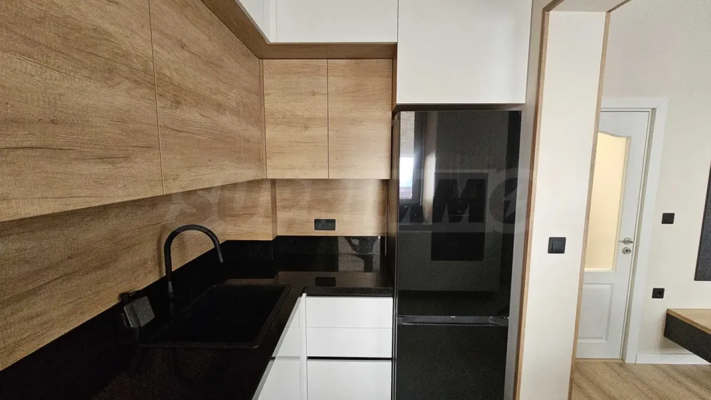 Spacious, Fully Furnished Apartment in Varna's Center - Image 1