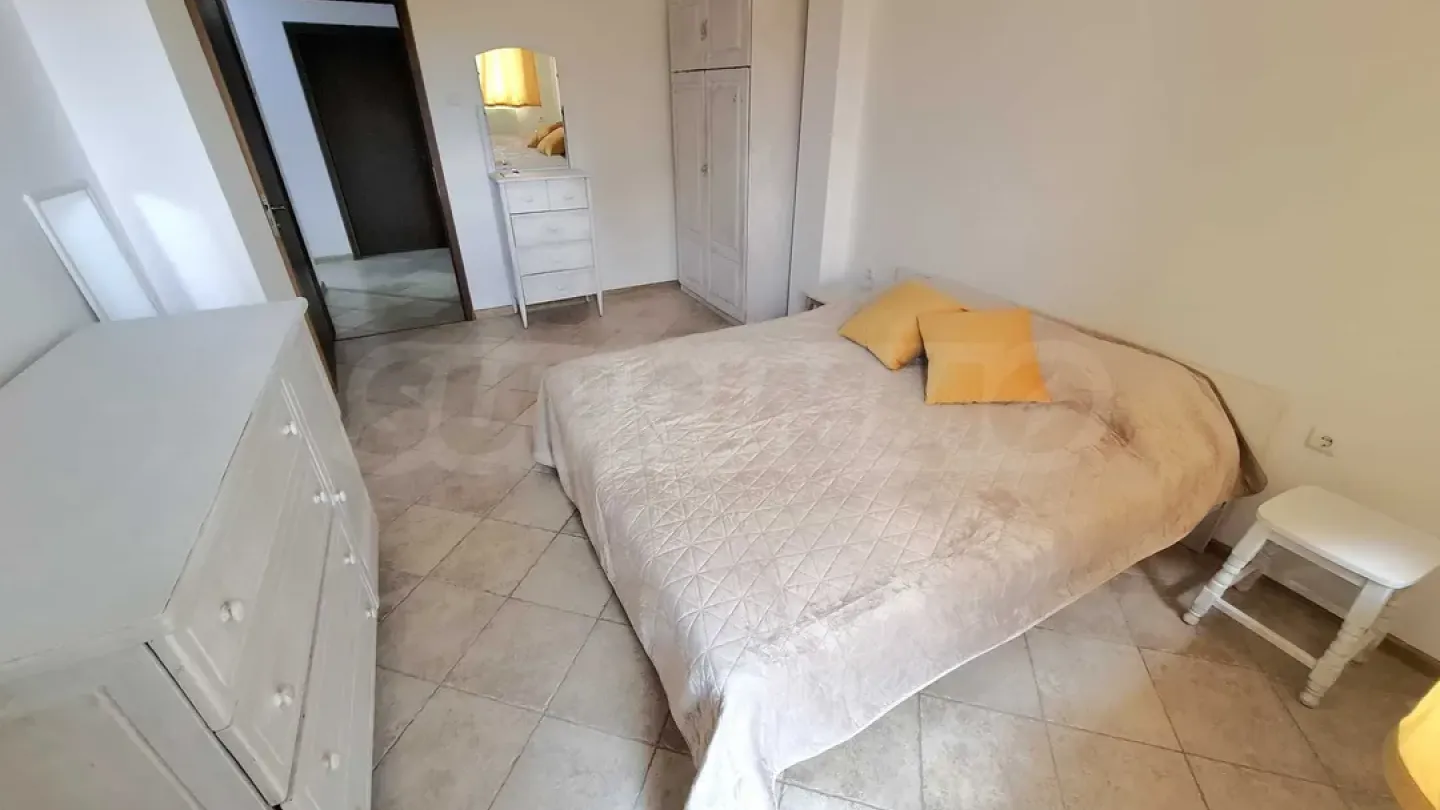 Bright 3-Bedroom Apartment Near Varna City Center - Image 4