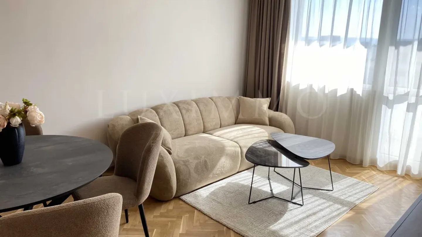 Stylish Two-Bedroom Apartment Near Varna Beach & Sea Garden - Image 4