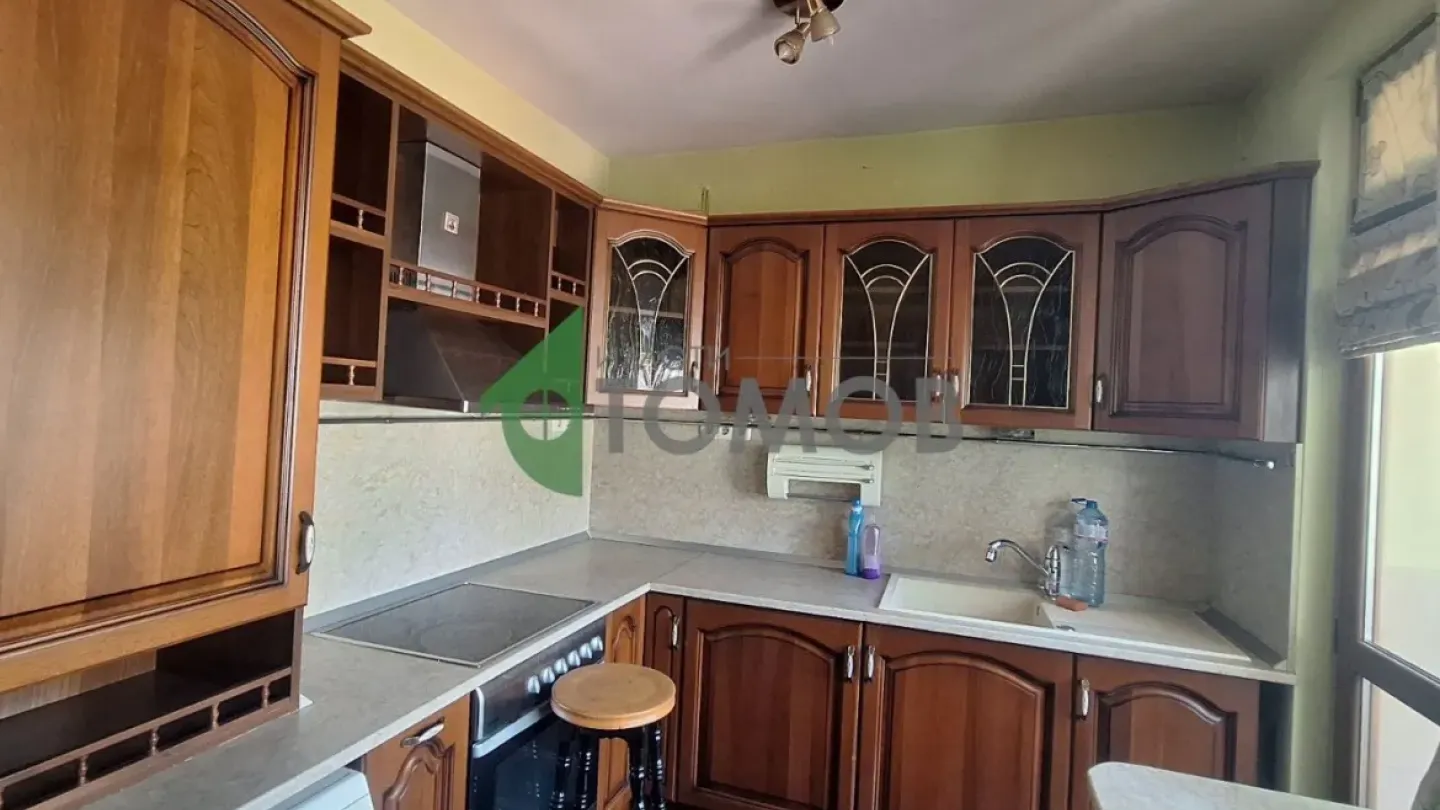 Spacious Three-Bedroom Apartment in Central Stara Zagora for Sale - Image 3