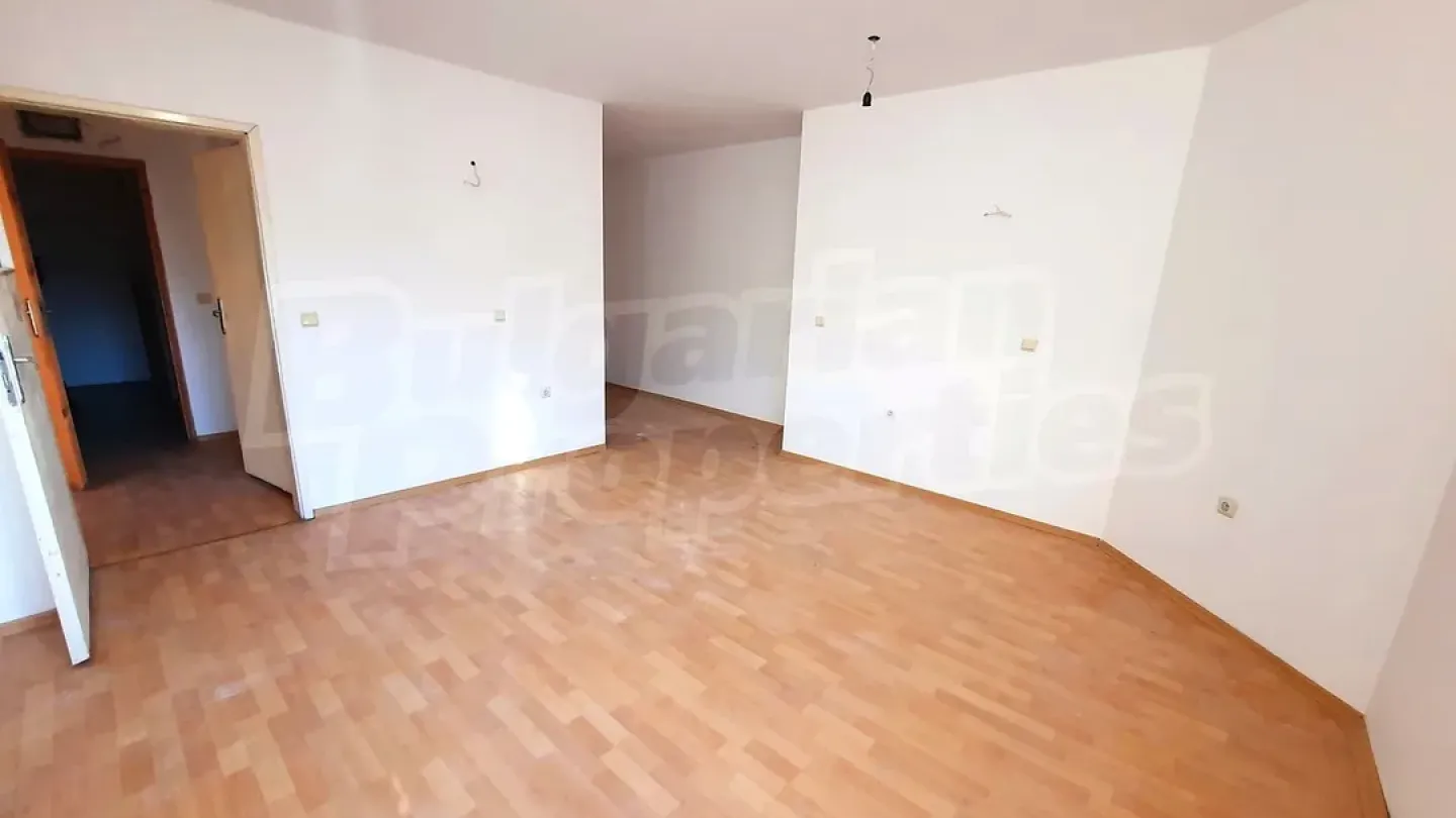 Spacious One-Bedroom Apartment in Burgas’s Desirable Vazrazhdane District - Image 5