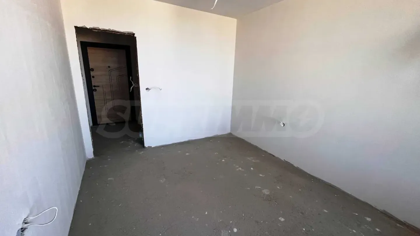 Bright 1-Bedroom Apartment Near Burgas Beach - Image 2