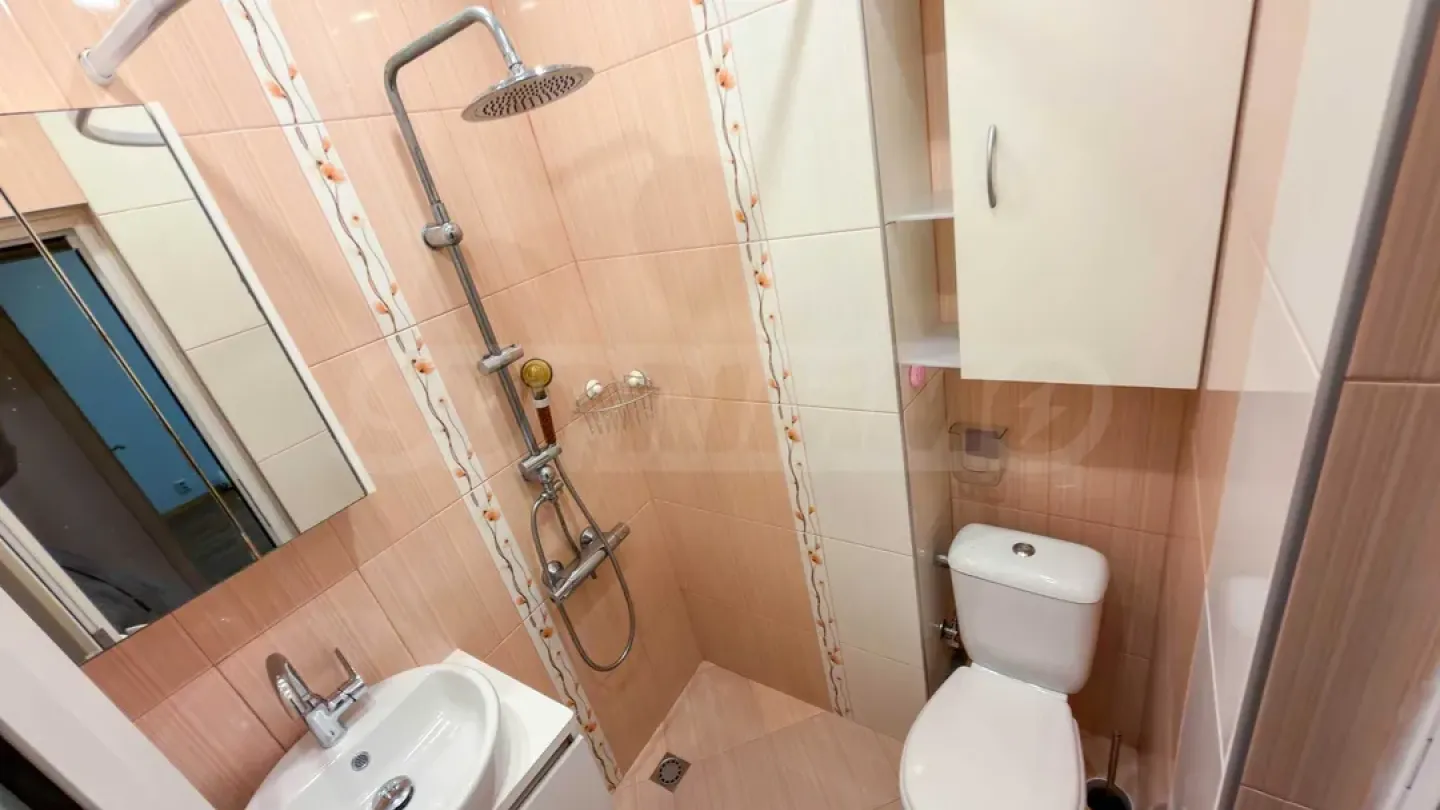 Spacious Three-Bedroom Apartment in Sofia, Near City Center - Image 1