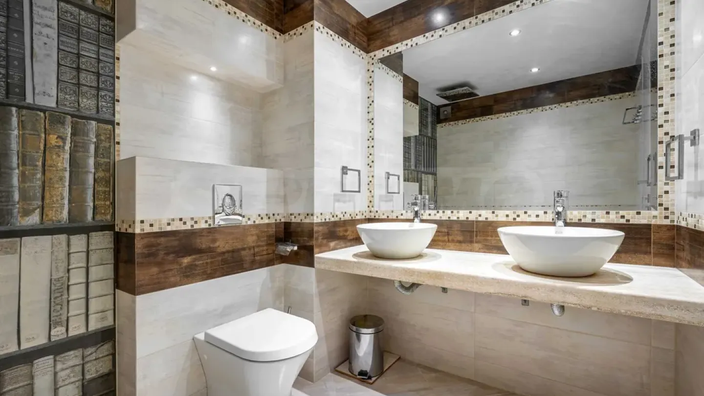 Stylish 3-Bedroom Apartment Near "Bunardzhik" Park - Image 2