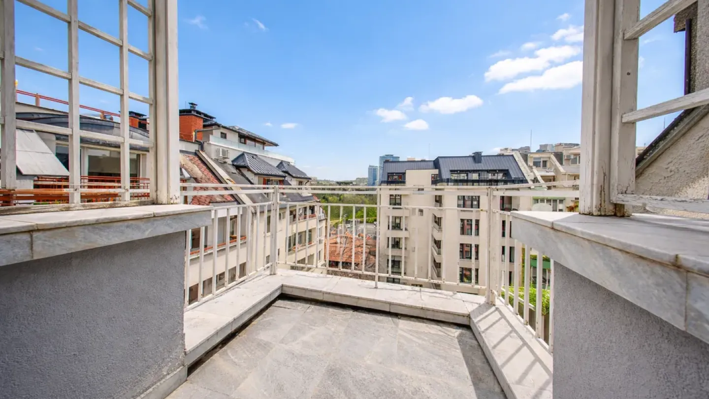 Spacious Lozenets Apartment: 3 Bed, Fully Furnished, Great Location - Image 2