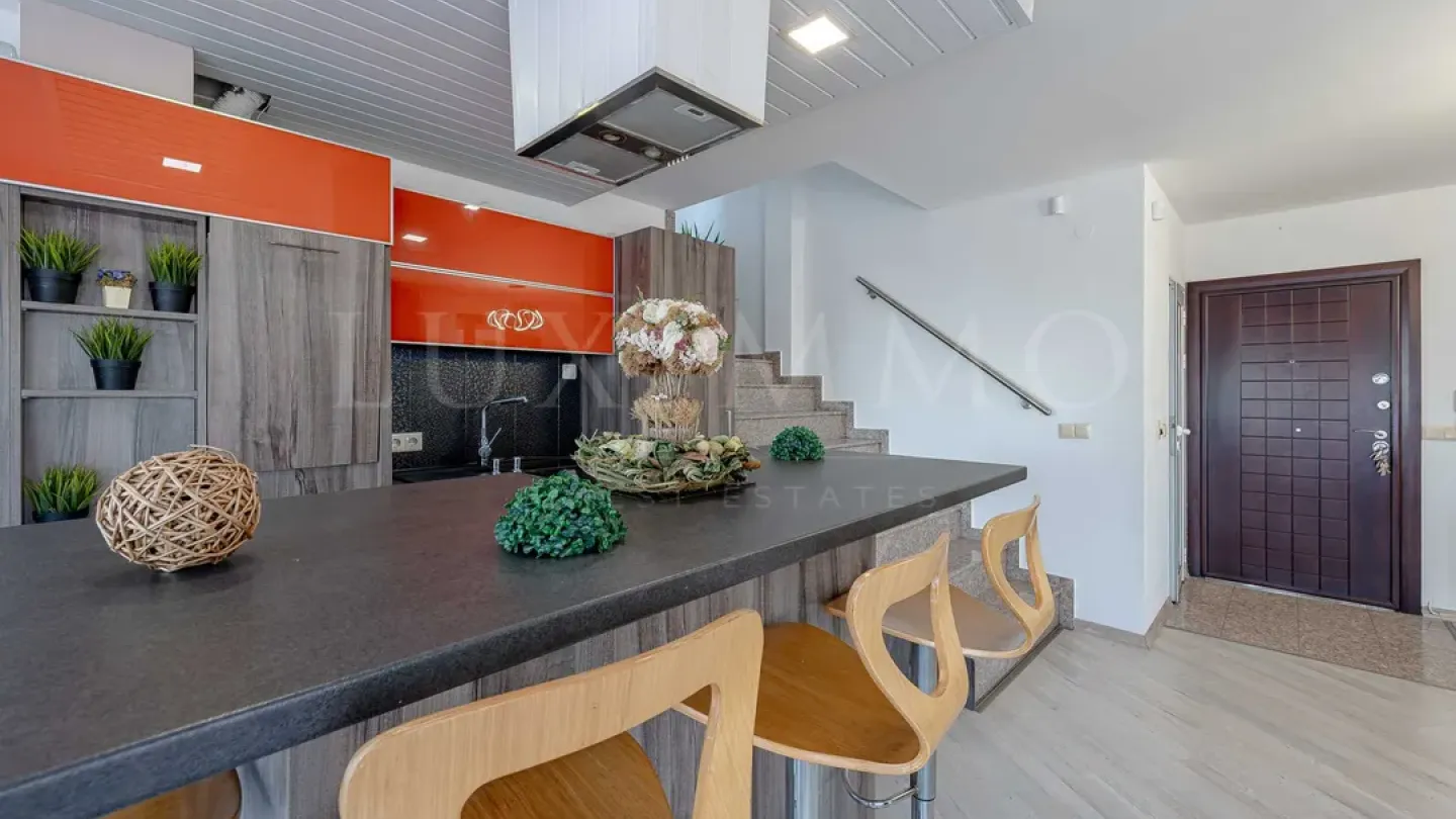 Spacious Penthouse with City Views & Terraces For Sale - Image 2