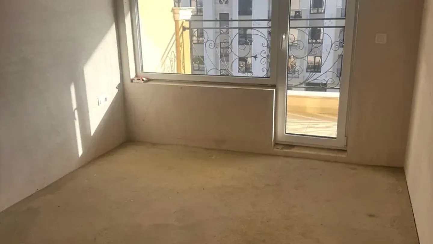 Spacious, Fully Furnished One-Bedroom Apartment in New Plovdiv Building - Image 4