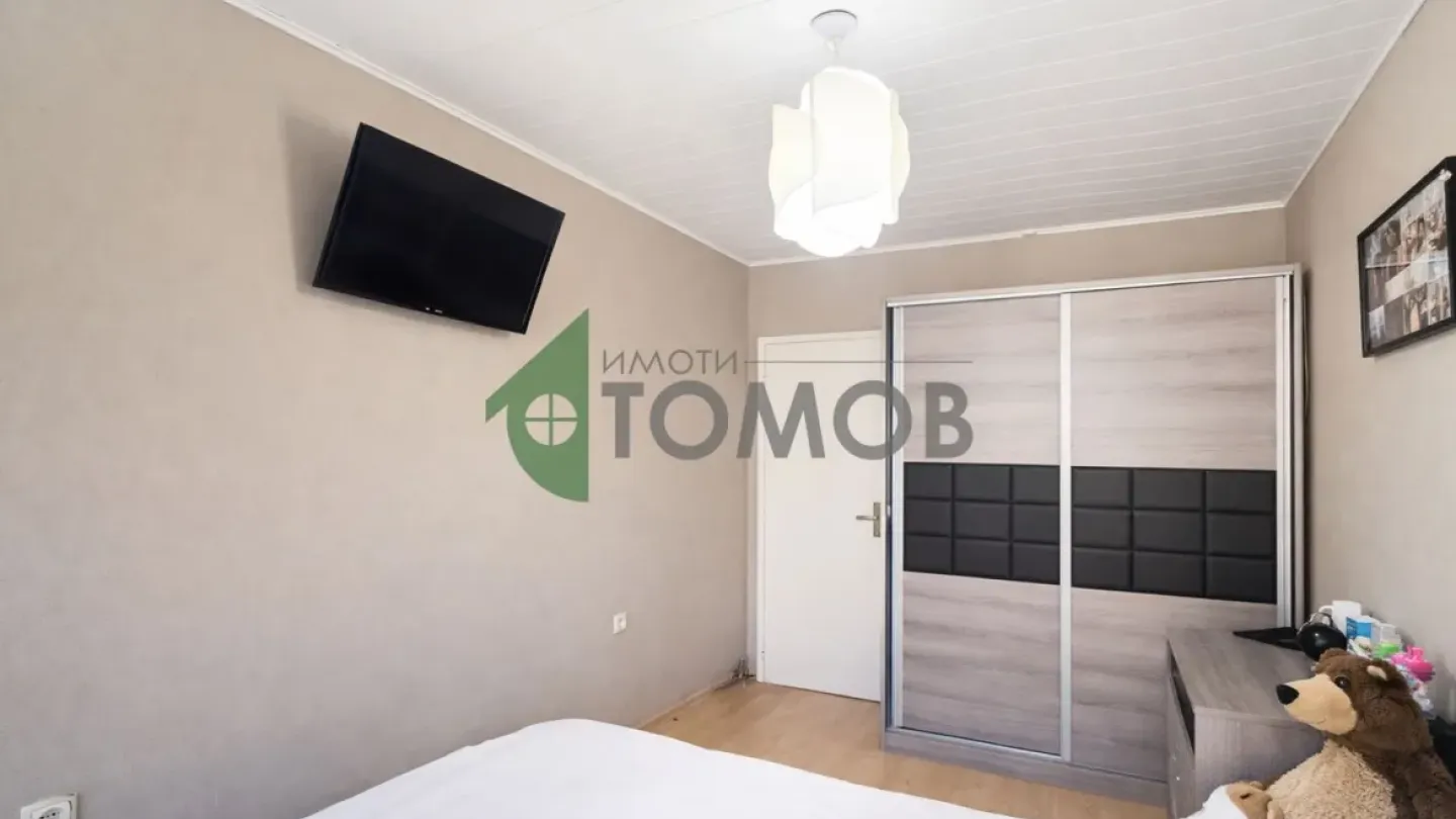 Spacious 3-Bedroom Fully Furnished Apartment in Stara Zagora Center - Image 4