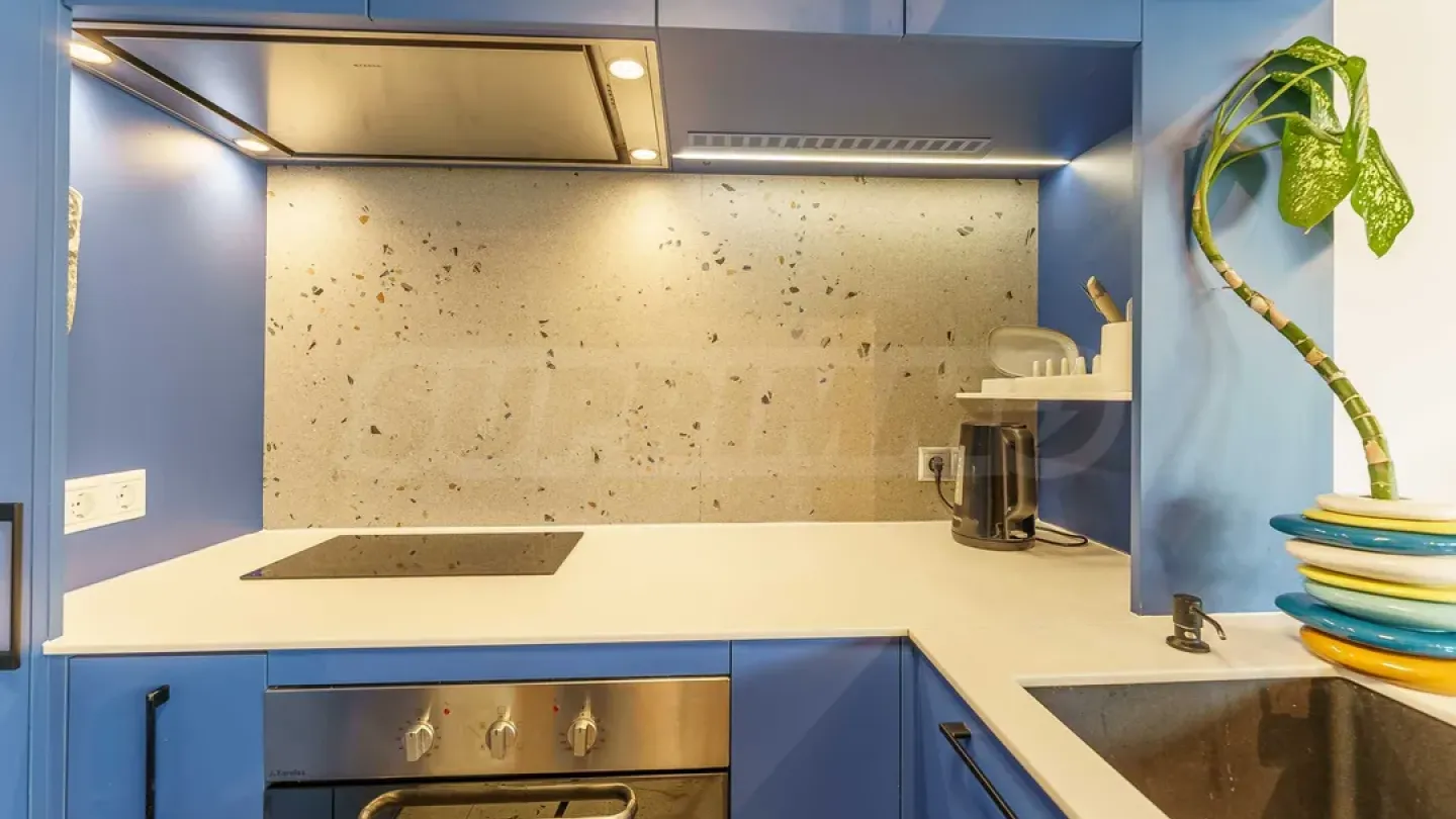 Fully furnished 3-bedroom apartment in Sofia's Student City - Image 2