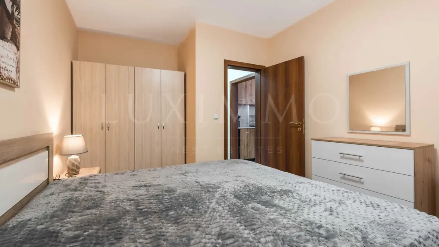 Spacious, Fully Furnished Apartment in Varna's Kolhozen Pazar District - Image 3