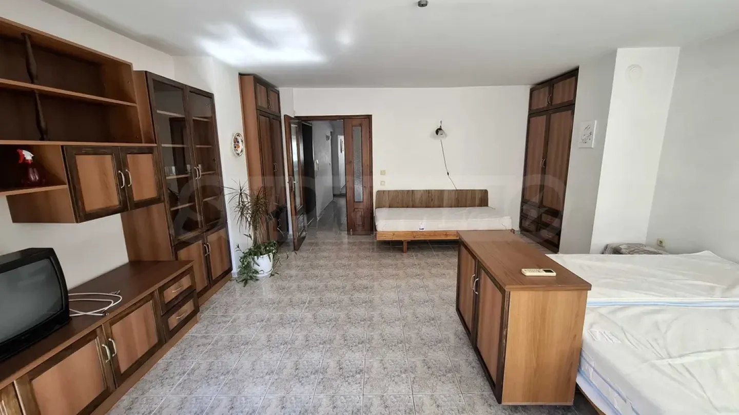 Spacious Fully Furnished Apartment in Varna's "Sportna Zala" Area - Image 1