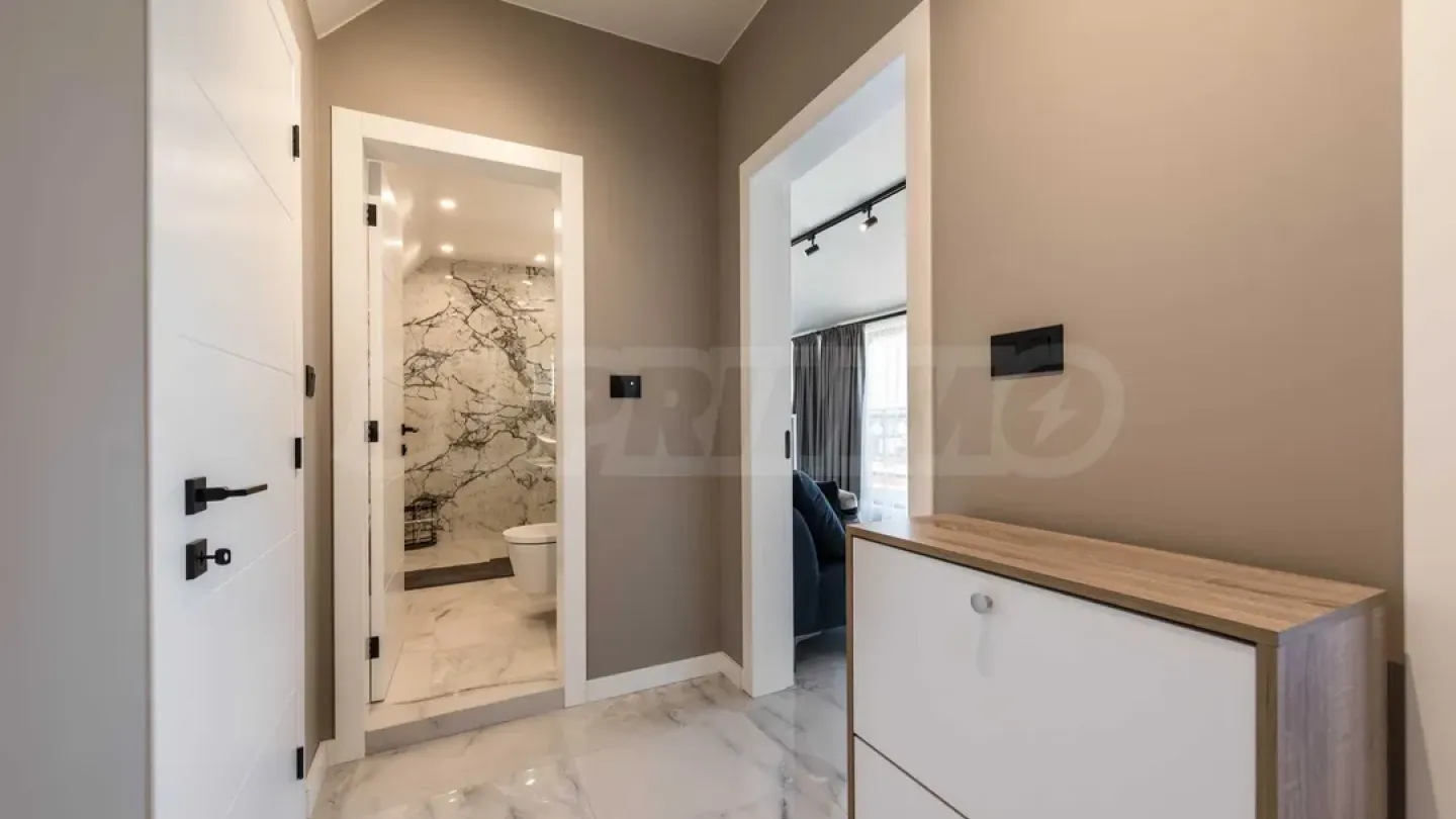 Spacious Seafront Apartment with Stunning Varna Views - Image 4