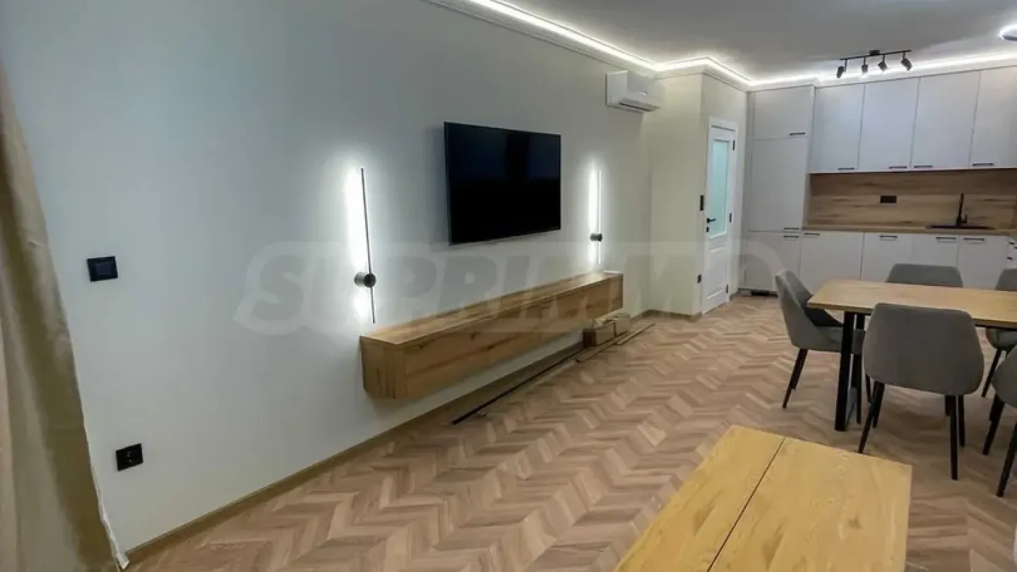 Spacious Apartment with Mountain Views in Plovdiv, Bulgaria - Image 2