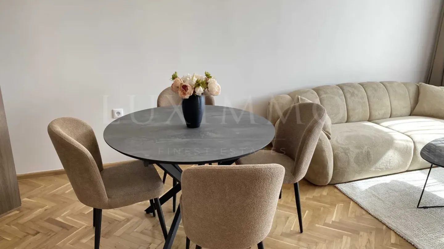 Stylish Two-Bedroom Apartment Near Varna Beach & Sea Garden - Image 5