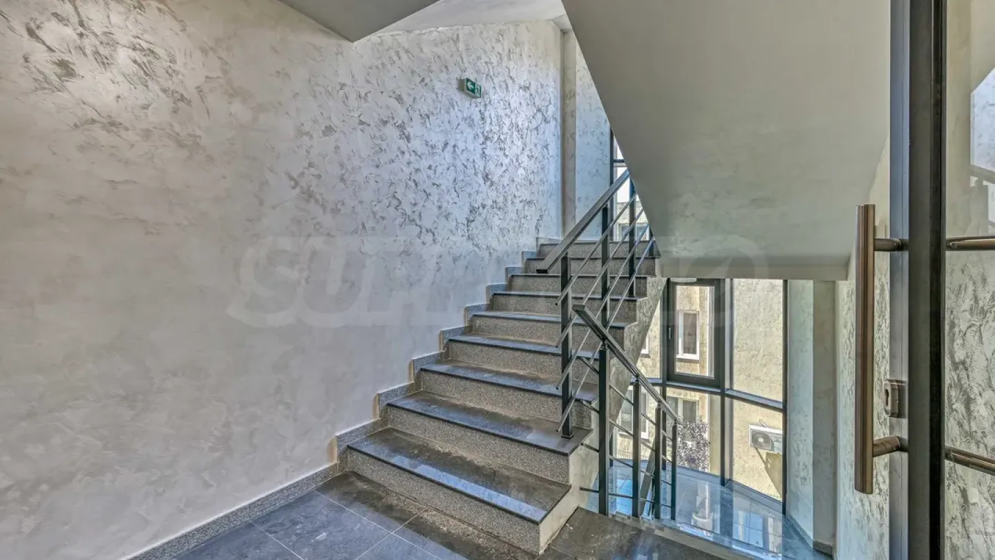 Spacious 2-Bedroom Apartment in New Sofia Building - Image 1