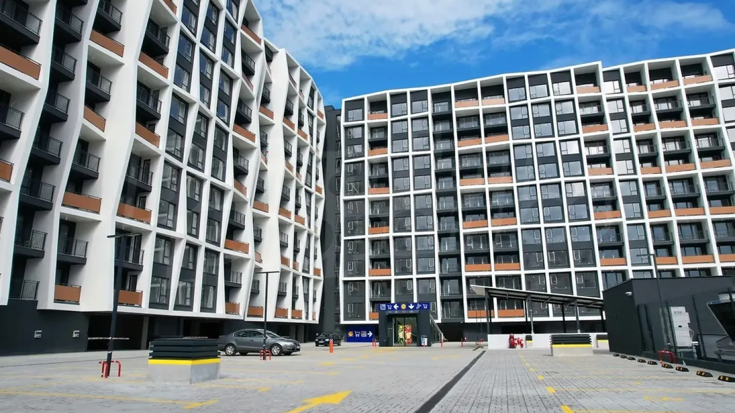 Bright One-Bedroom Apartment with Panoramic Views in Burgas - Image 3