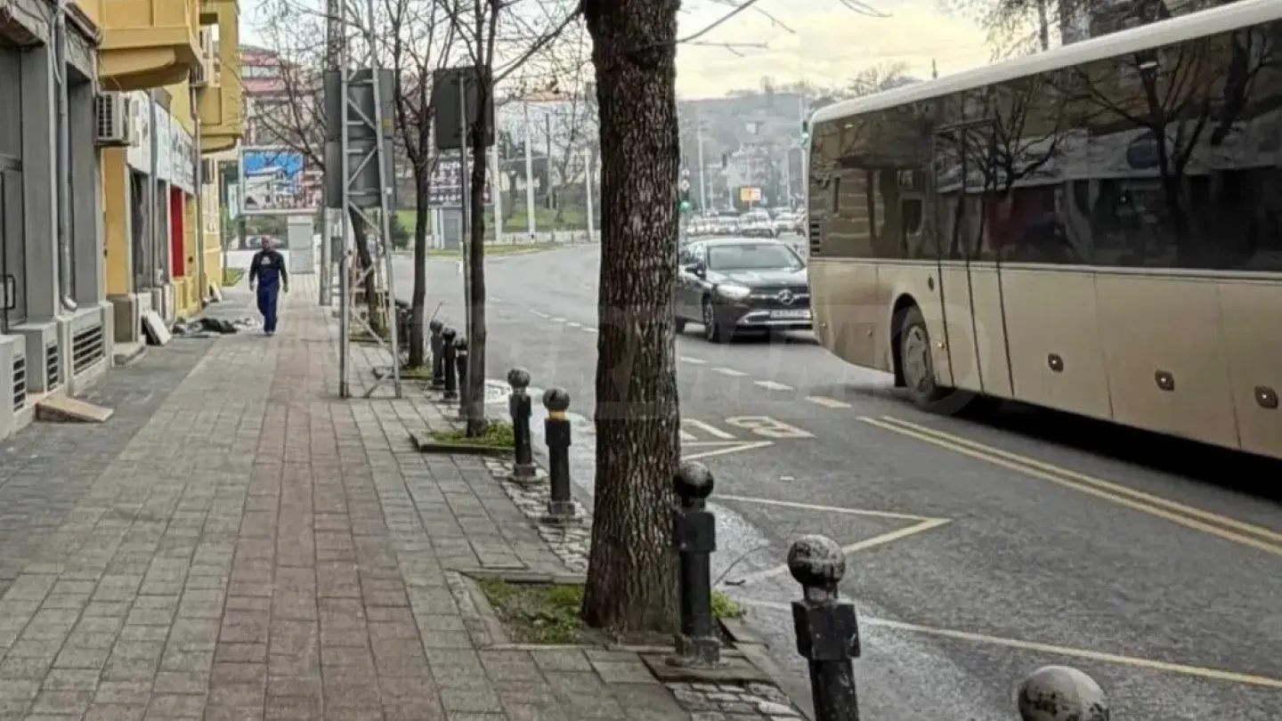 Spacious Fully Furnished Apartment in Plovdiv's Center - Image 3