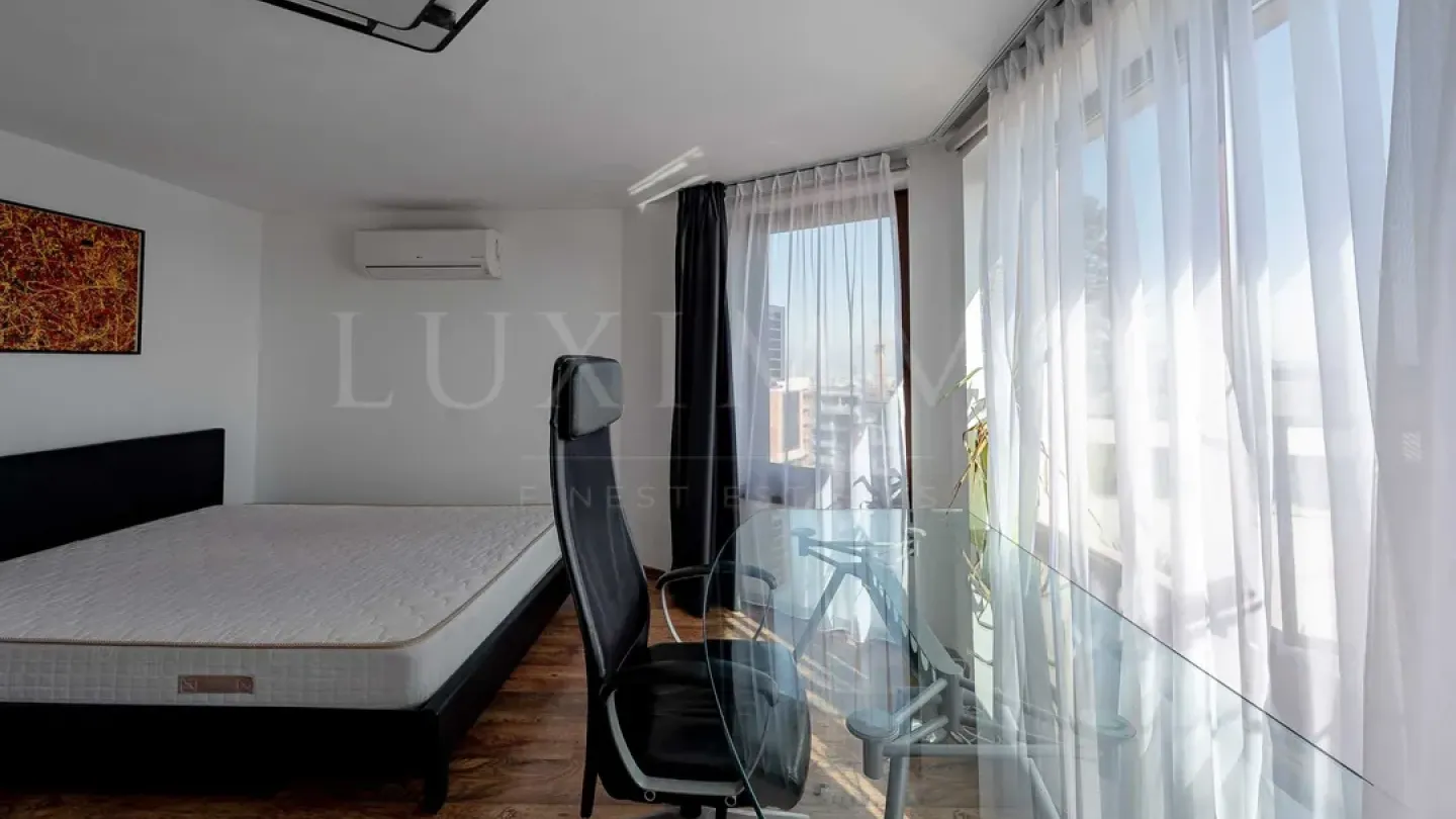 Spacious Penthouse with City Views & Terraces For Sale - Image 2