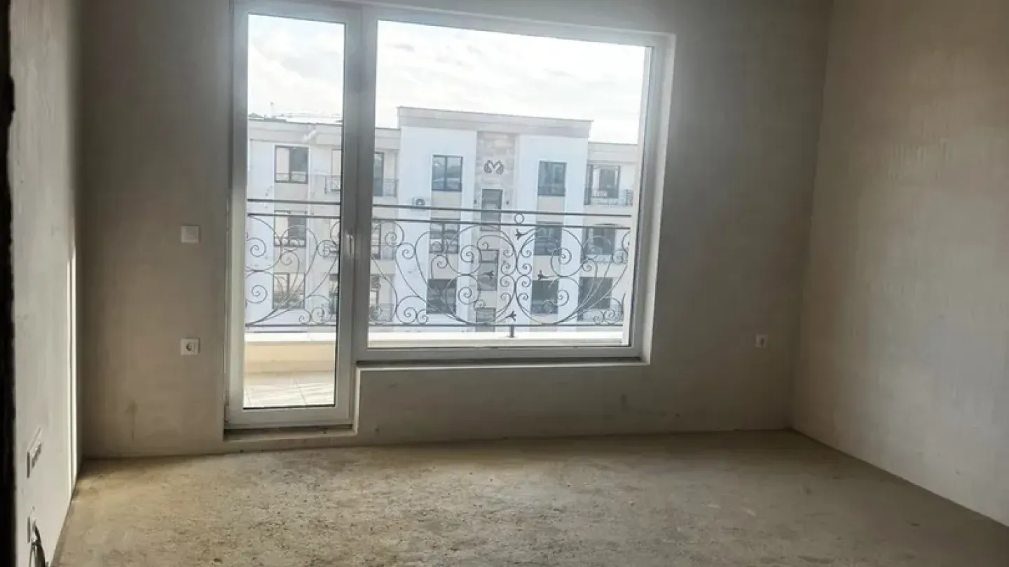 Spacious, Fully Furnished One-Bedroom Apartment in New Plovdiv Building - Image 3