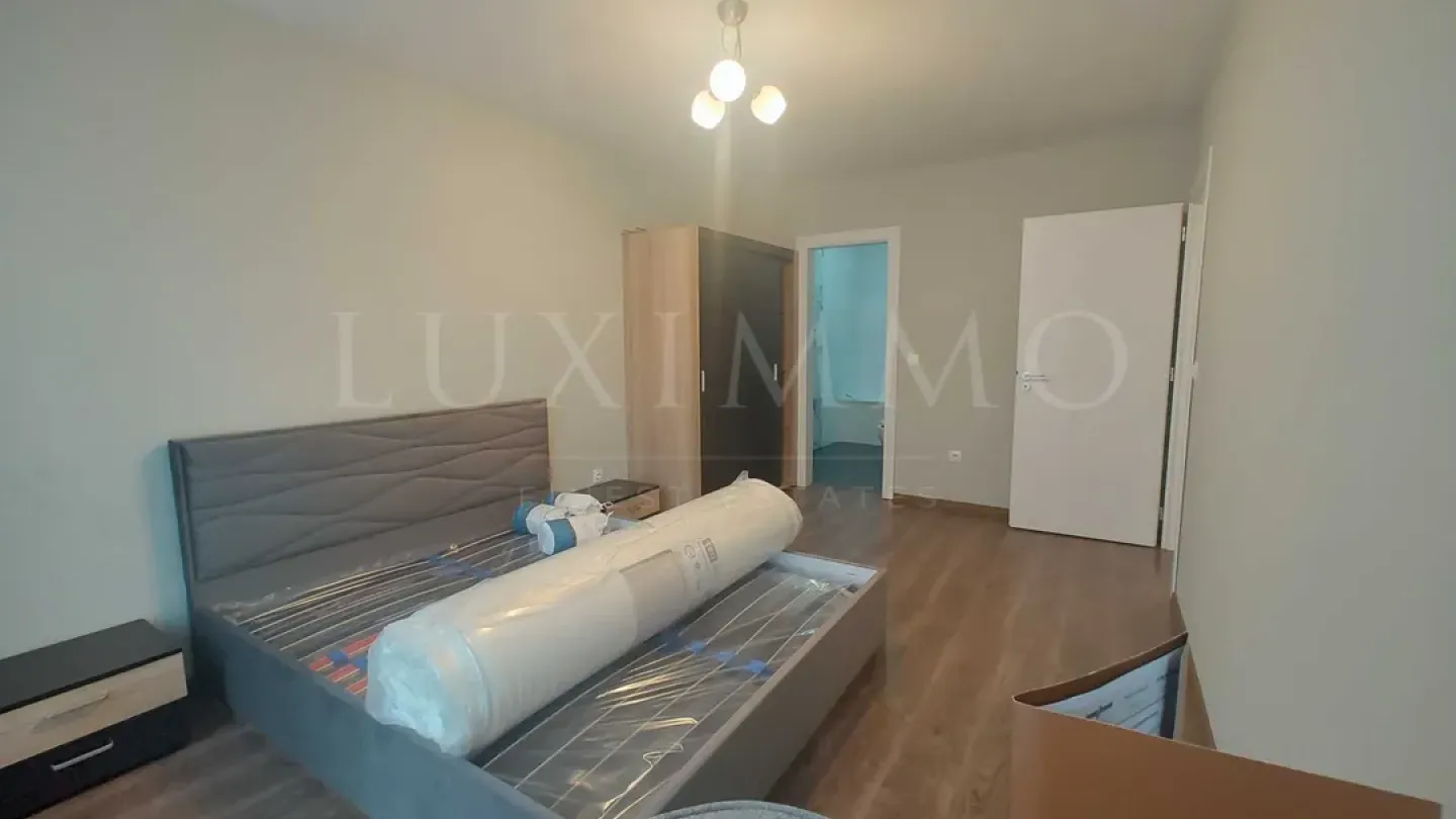 Spacious Four-Bedroom Apartment in Sofia with Elevator & Furnishings - Image 1