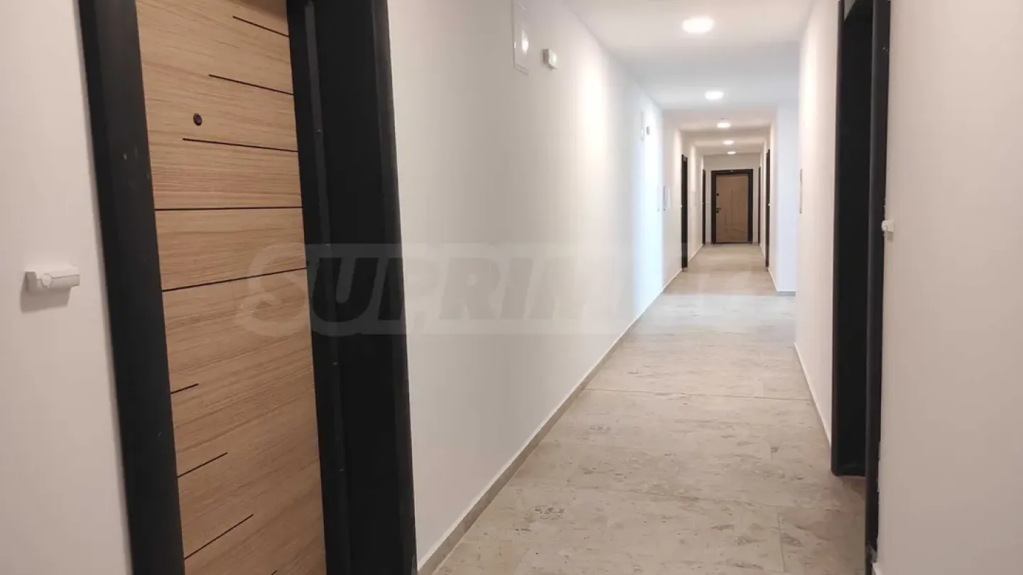 Spacious Seafront Apartment with Panoramic Views in Burgas, Bulgaria. - Image 3