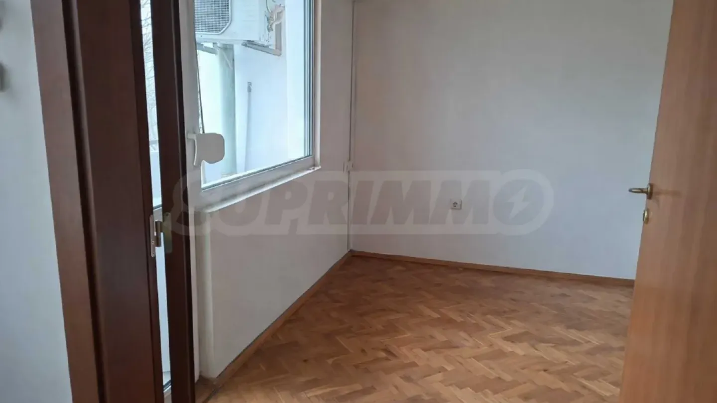 Spacious 2-Bedroom Apartment in Burgas City Center - Image 3