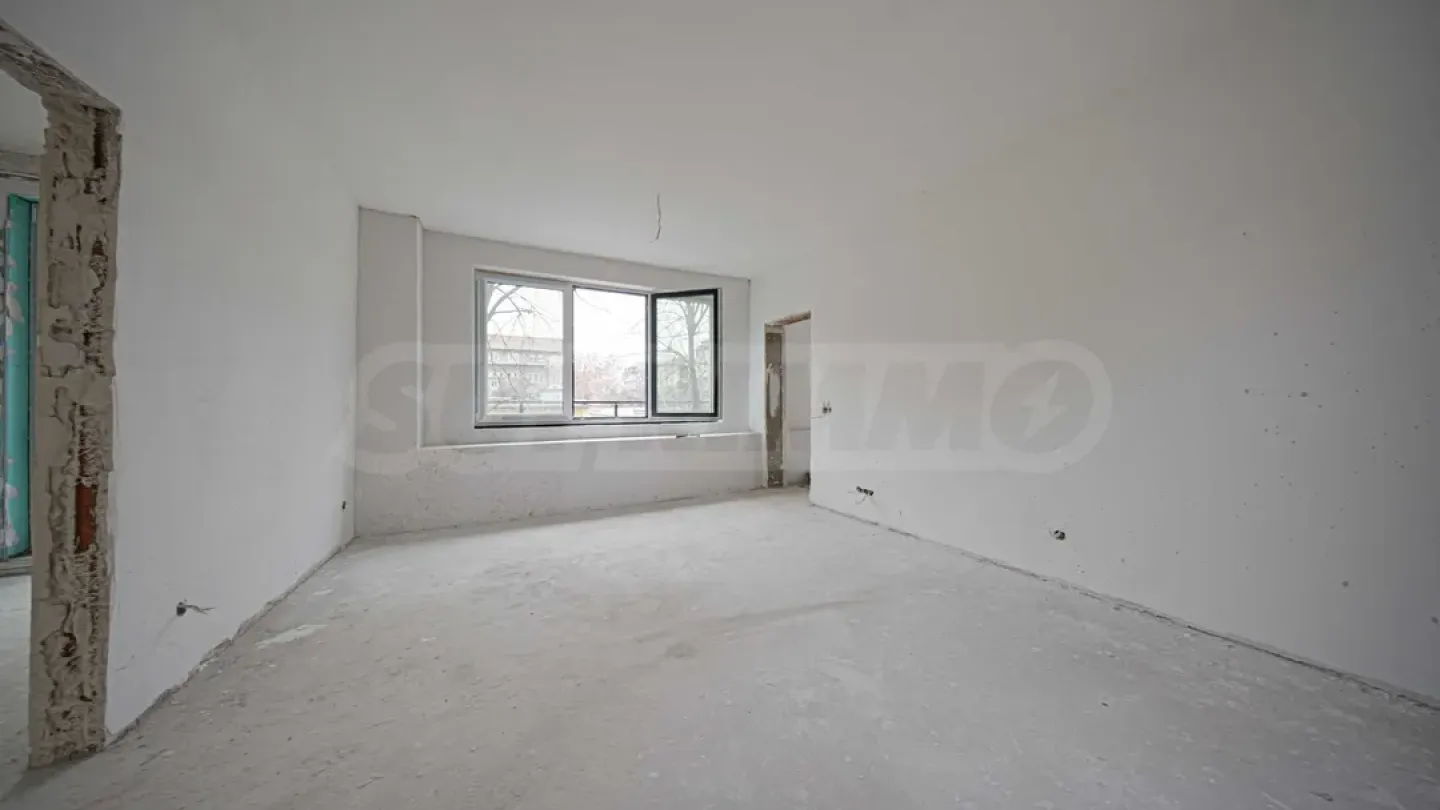 Spacious New House with Land in Sofia City Center - Investment Opportunity - Image 2