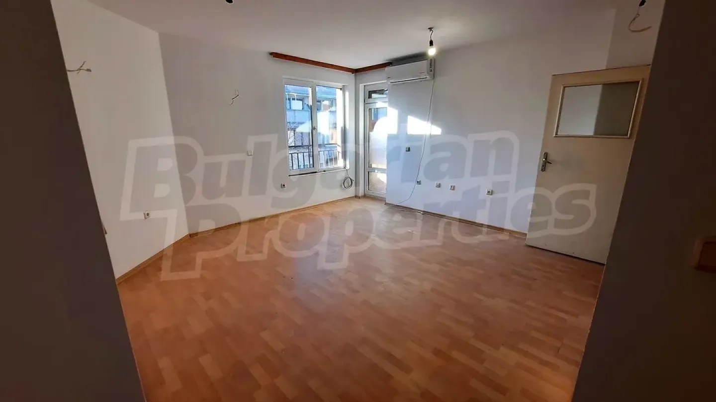 Spacious One-Bedroom Apartment in Burgas’s Desirable Vazrazhdane District - Image 3