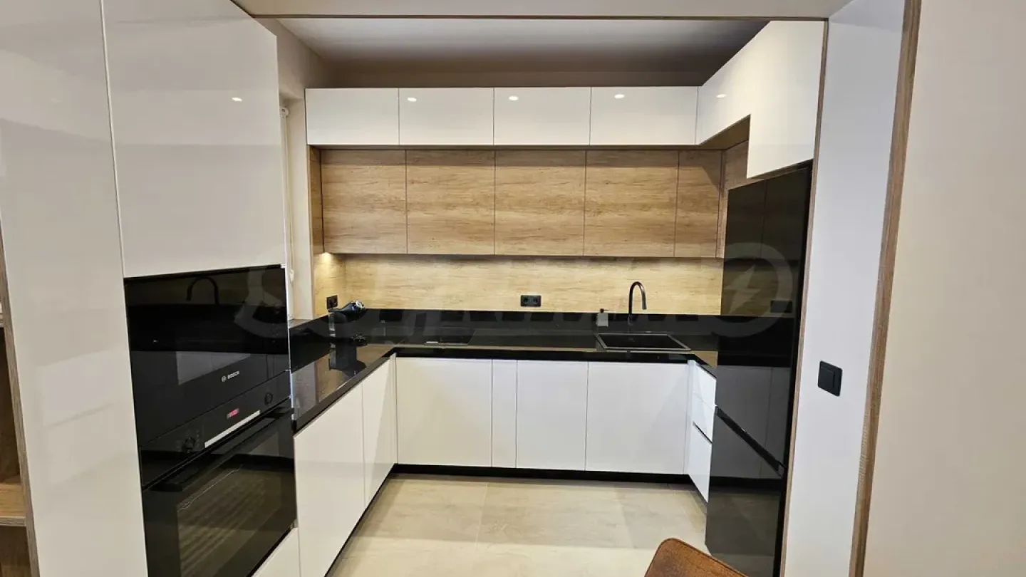 Spacious, Fully Furnished Apartment in Varna's Center - Image 3