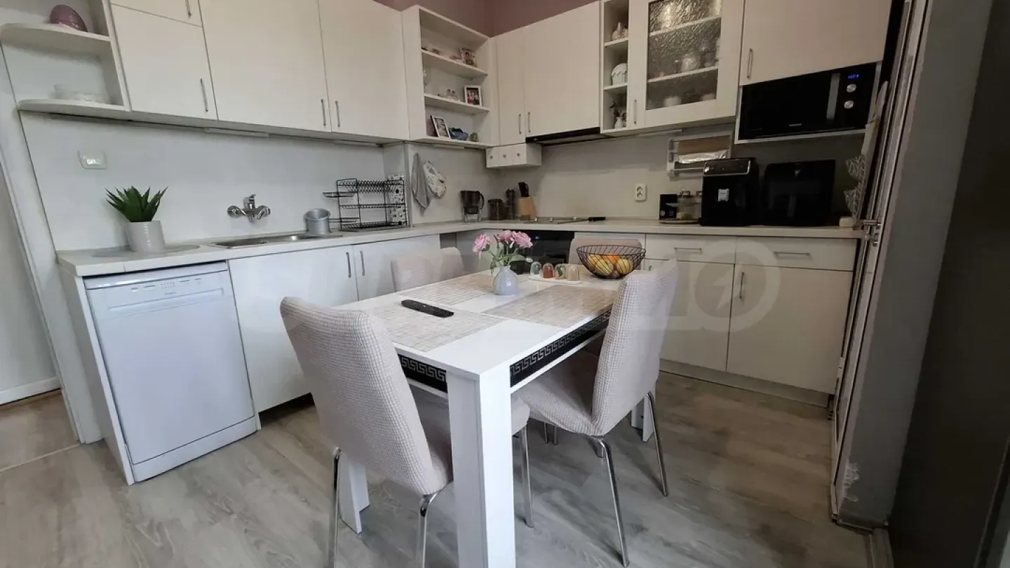 Spacious 2-Bedroom Apartment Near Sofia Parks - Image 4