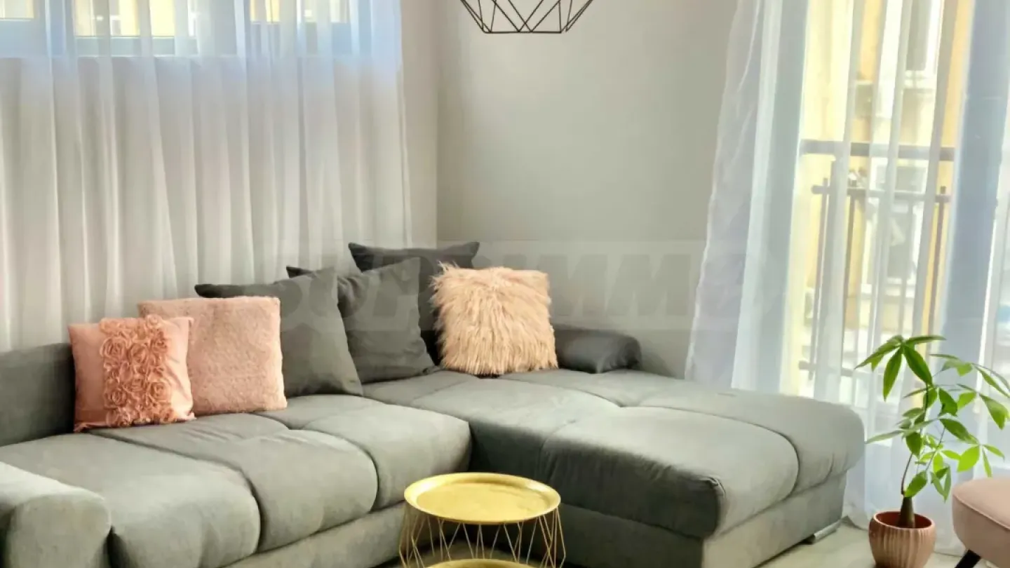 Stylish 2-Bedroom Apartment in Varna's "Chayka" Area - Image 3