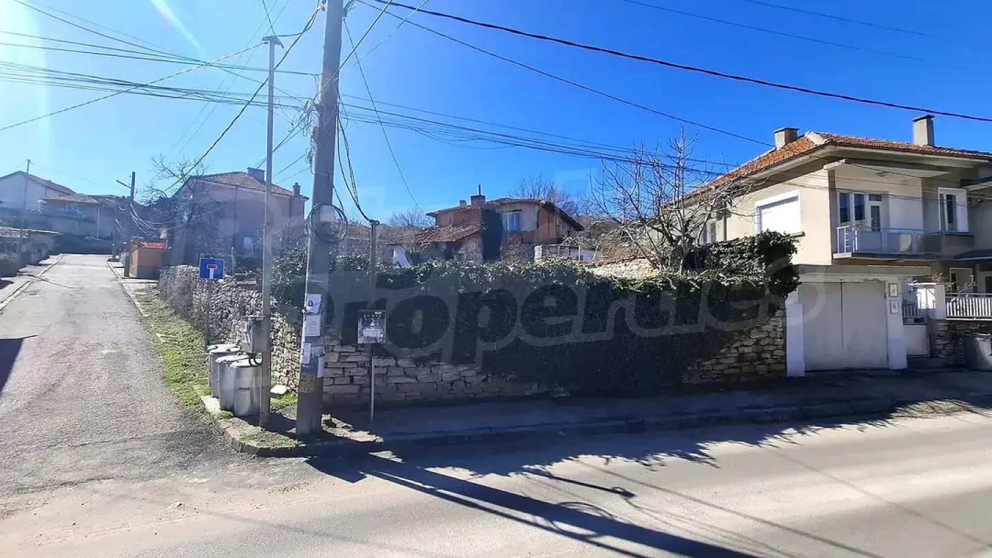 Two-Storey House with Garden in Topolovgrad, Bulgaria - 120m2 - Image 2