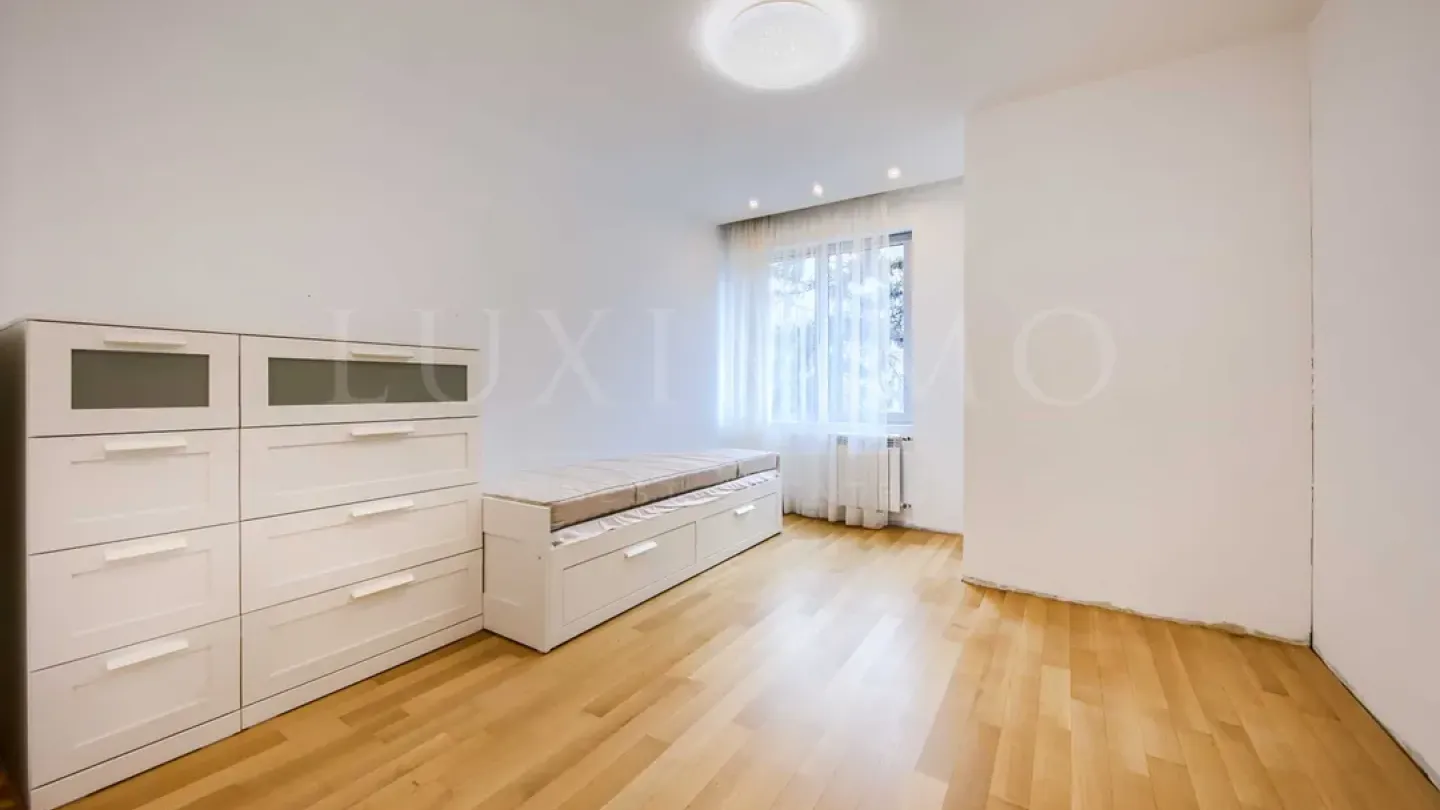 Spacious 2-Bed Apartment Near Marinela Hotel, Lozenets, Sofia - Image 2