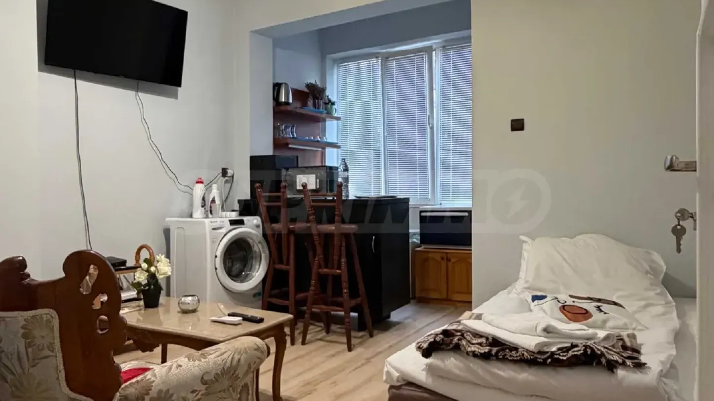 Spacious Fully Furnished Apartment in Plovdiv's Center - Image 4