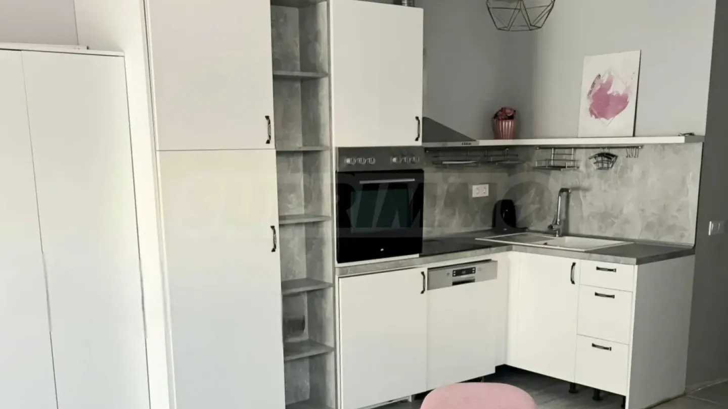 Stylish 2-Bedroom Apartment in Varna's "Chayka" Area - Image 4